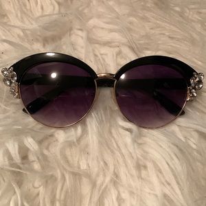 Cute sunnies for summer 😎